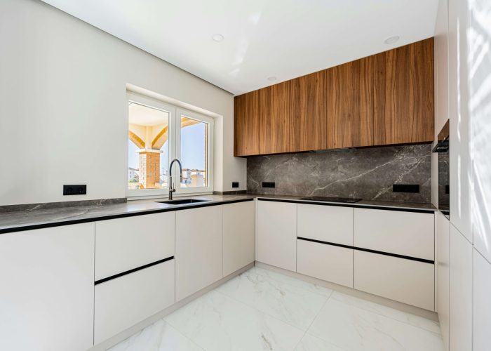 55081BF1-C20D-4785-89B0-D7893A548FEA